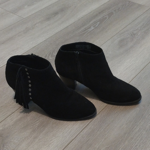 Vionic Shoes - Black Suede Ankle Boots